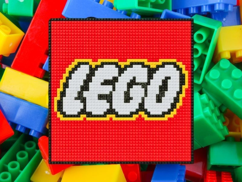 Join the trend of “legolizing” logos