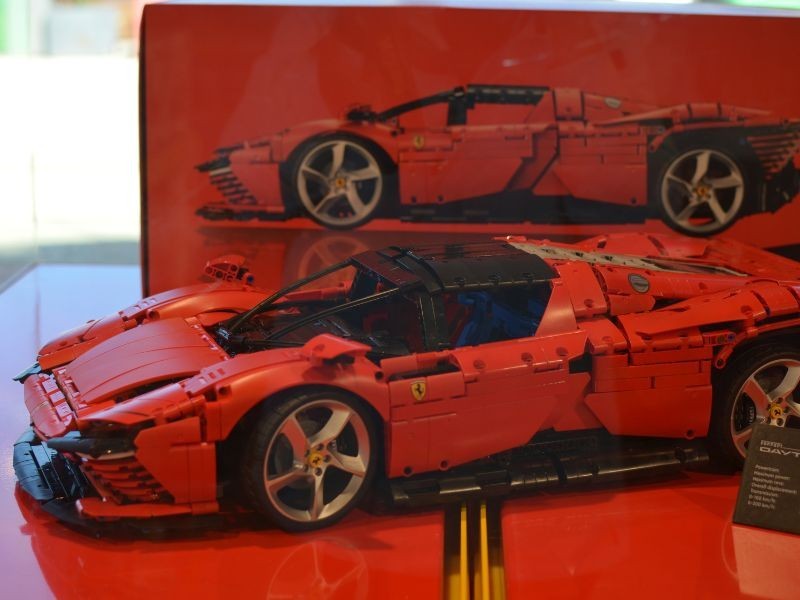 LEGO sets for trade fairs and conferences: stand out with your event decoration