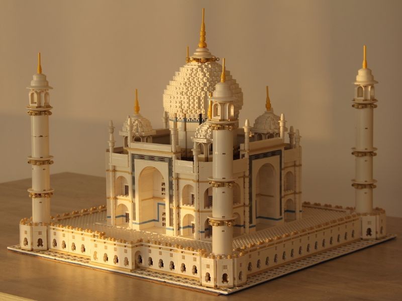 8 tips for building custom LEGO models